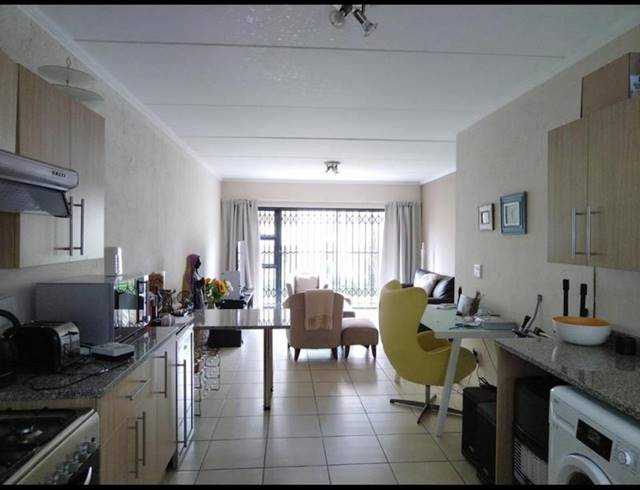 3 BEDROOM TOWNHOUSE FOR SALE IN BEVERLEY